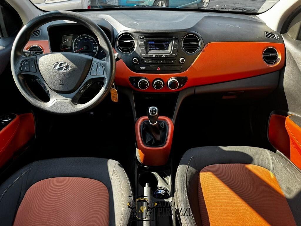 Hyiundai i10 LOGIN1.0 B/GPL del 2016 con 108000KM