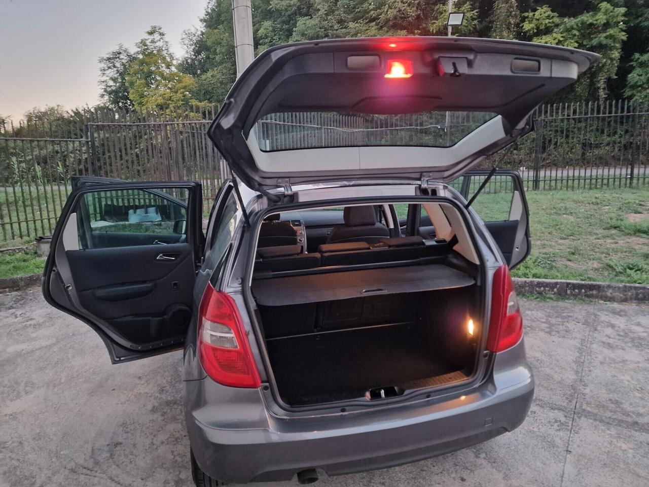 Mercedes A 160 CDI BlueEFFICIENCY Executive "neopatentati"
