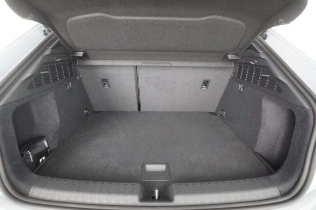 AUDI A3 A3 allstreet TFSI 110 kW S tronic Identity Contras