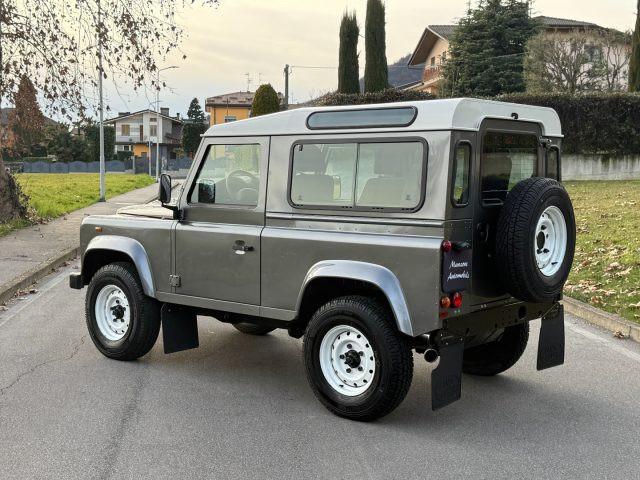 LAND ROVER Defender 90 2.4 S TD4 Station Wagon
