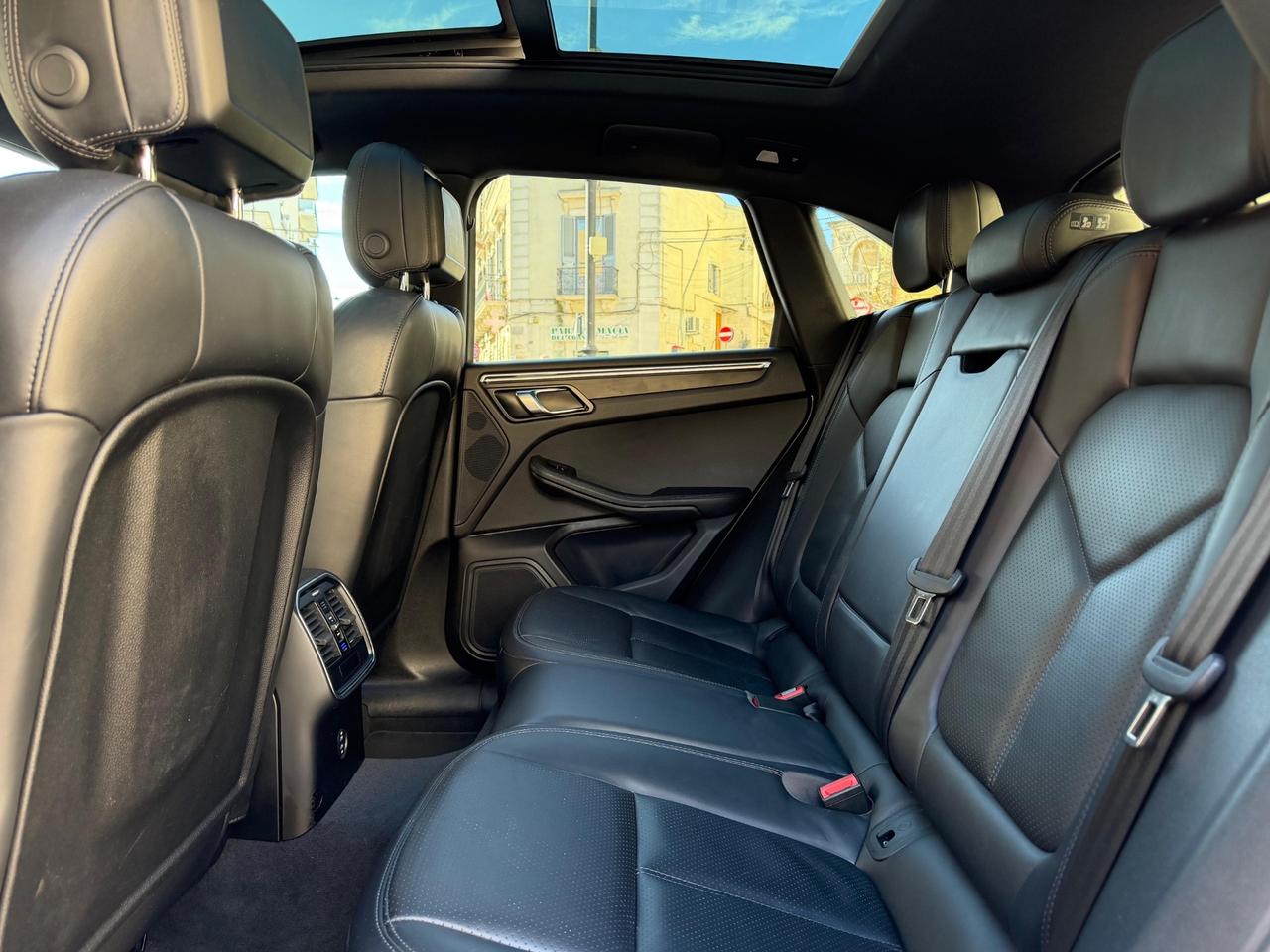 Porsche Macan 2.0 TURBO 245 CV PDK TETTO PASM