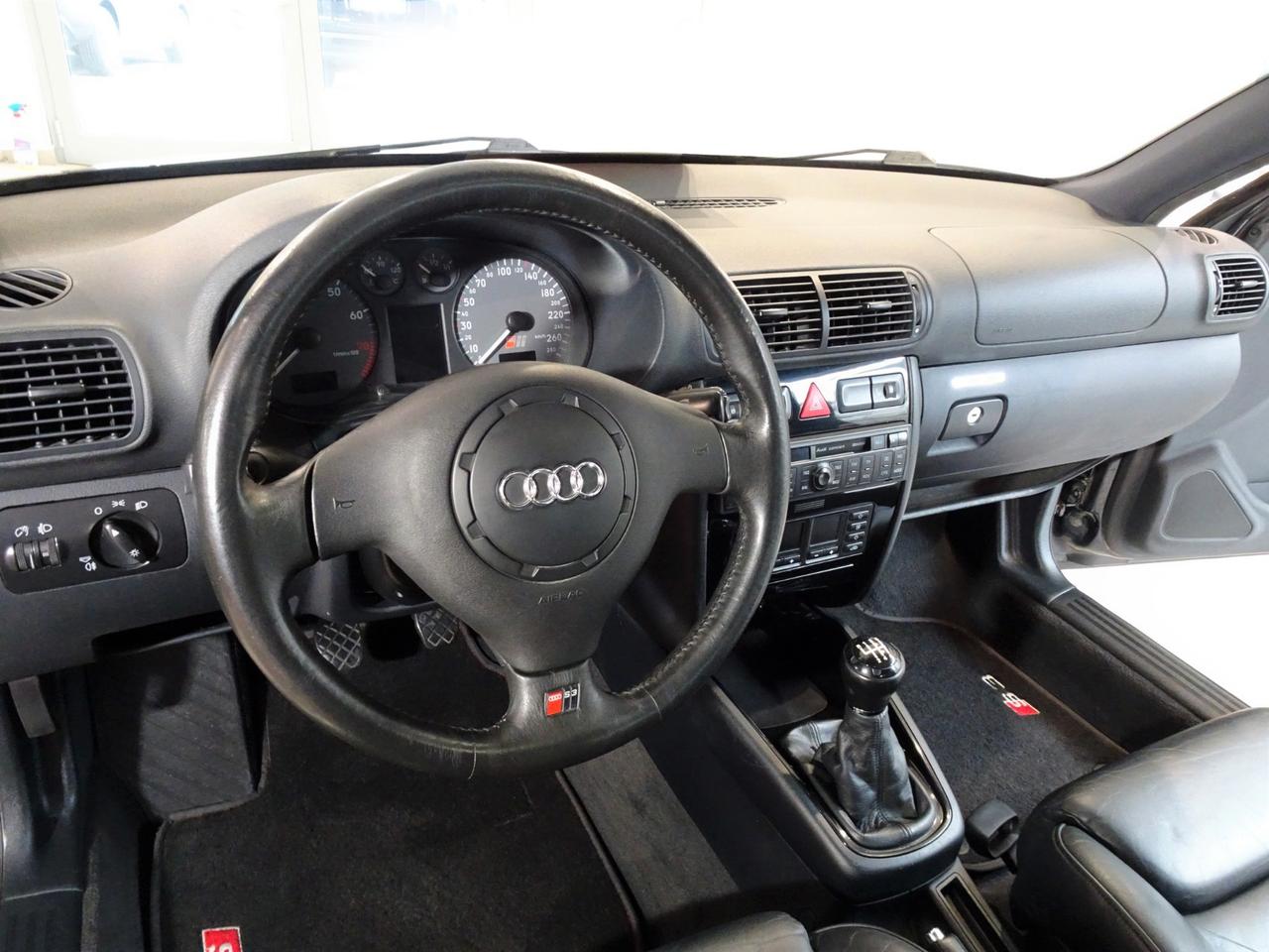 Audi S3 8L 1.8 TURBO quattro TETTO/PELLE/XENO