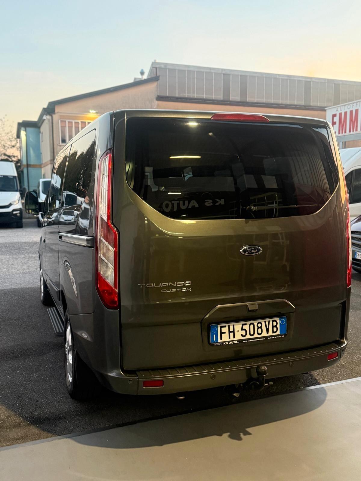 Ford Tourneo Custom 310 2.0 TDCi 170CV automatico 9 posti
