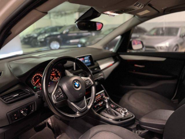 BMW 220 i Active Tourer Advantage automatica
