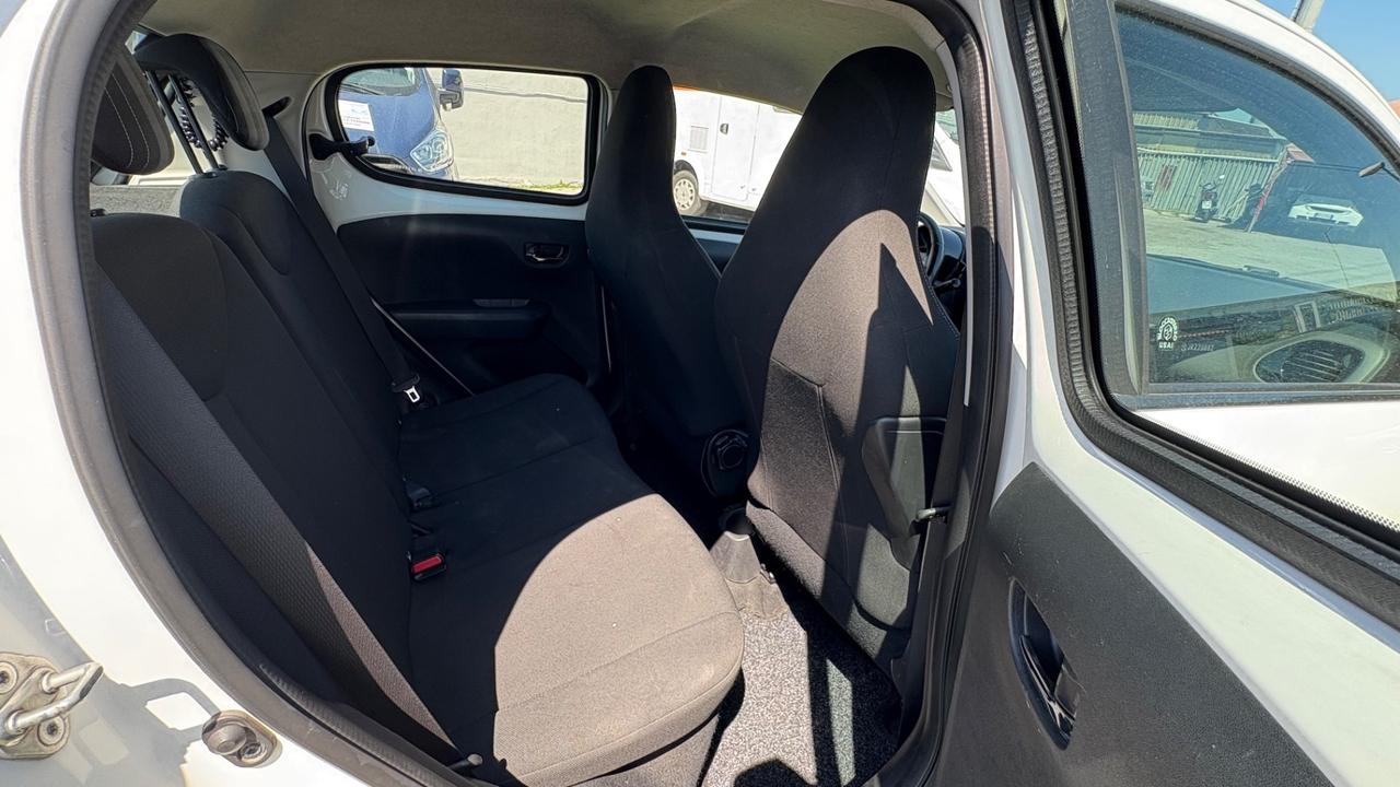 Peugeot 108 998c.c 72cv 53kw