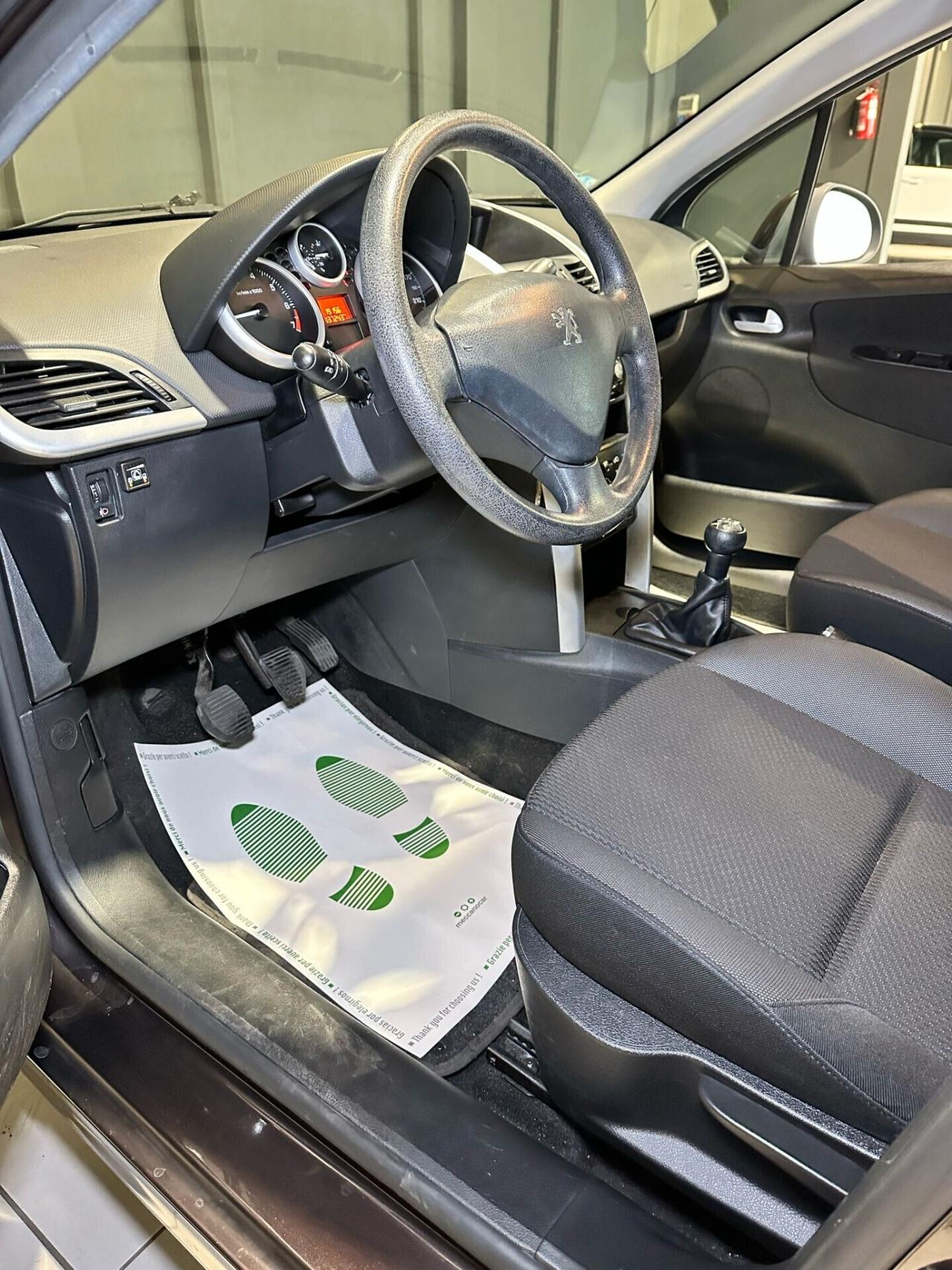 Peugeot 207 1.4 8V 75CV 5p. SPECIAL EDITION