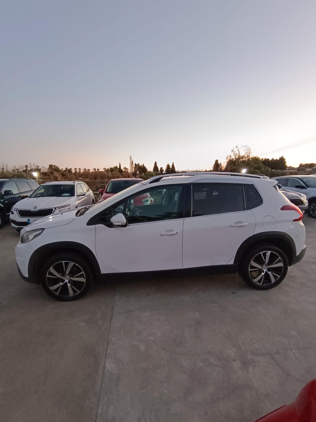 Peugeot 2008 BlueHDi 120 S&S Allure