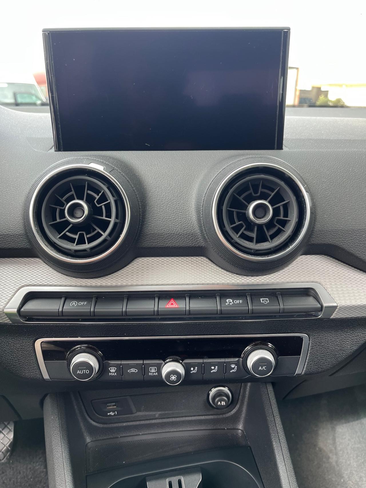 Audi Q2 35 TDI quattro S tronic Identity Black