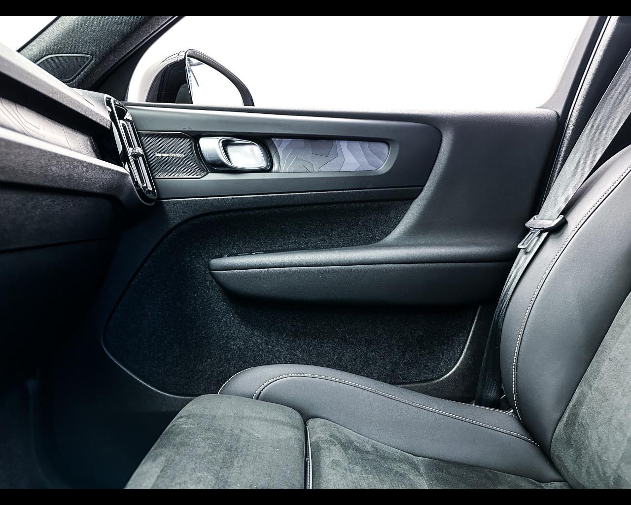 VOLVO XC40 T4 Recharge Plug-in Hybrid automatico Ultimate Dark