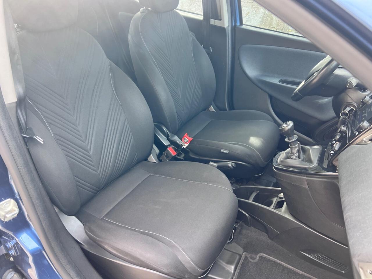 Lancia Ypsilon 1.0 FireFly 5 porte S&S Hybrid Ecochic Gold