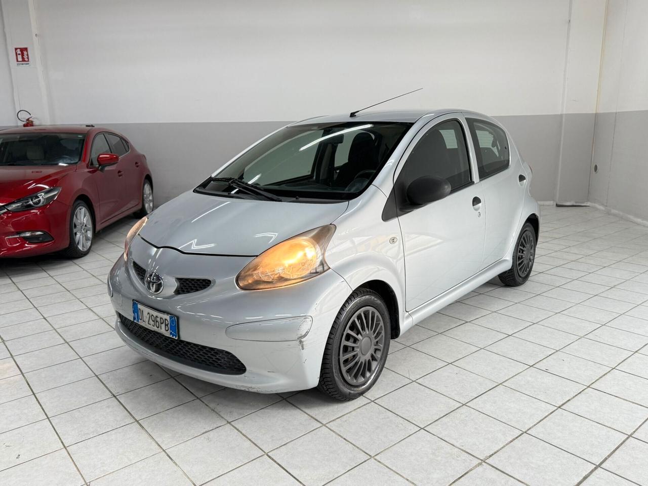 Toyota Aygo 1.0 12V VVT-i 5 porte Sol