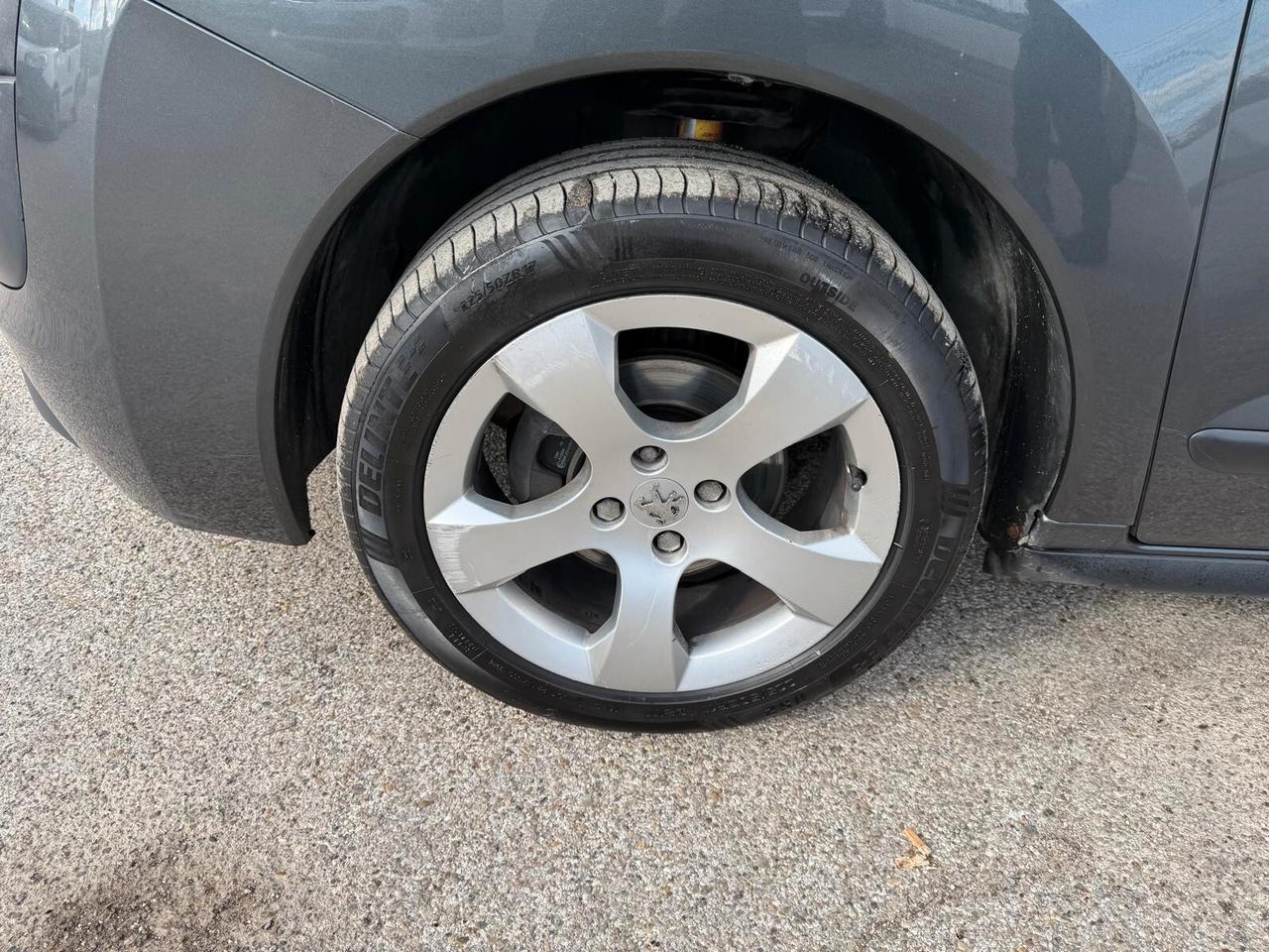 PEUGEOT 3008 1.6 HDI 109CV 80KW OK NEOPATENTATI ANNO 2010