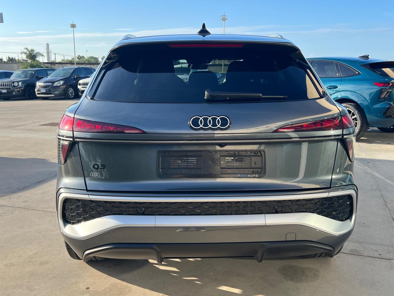 Audi Q3 1.5 177CV e-hybrid S line Stronic - possibilità noleggio no scoring