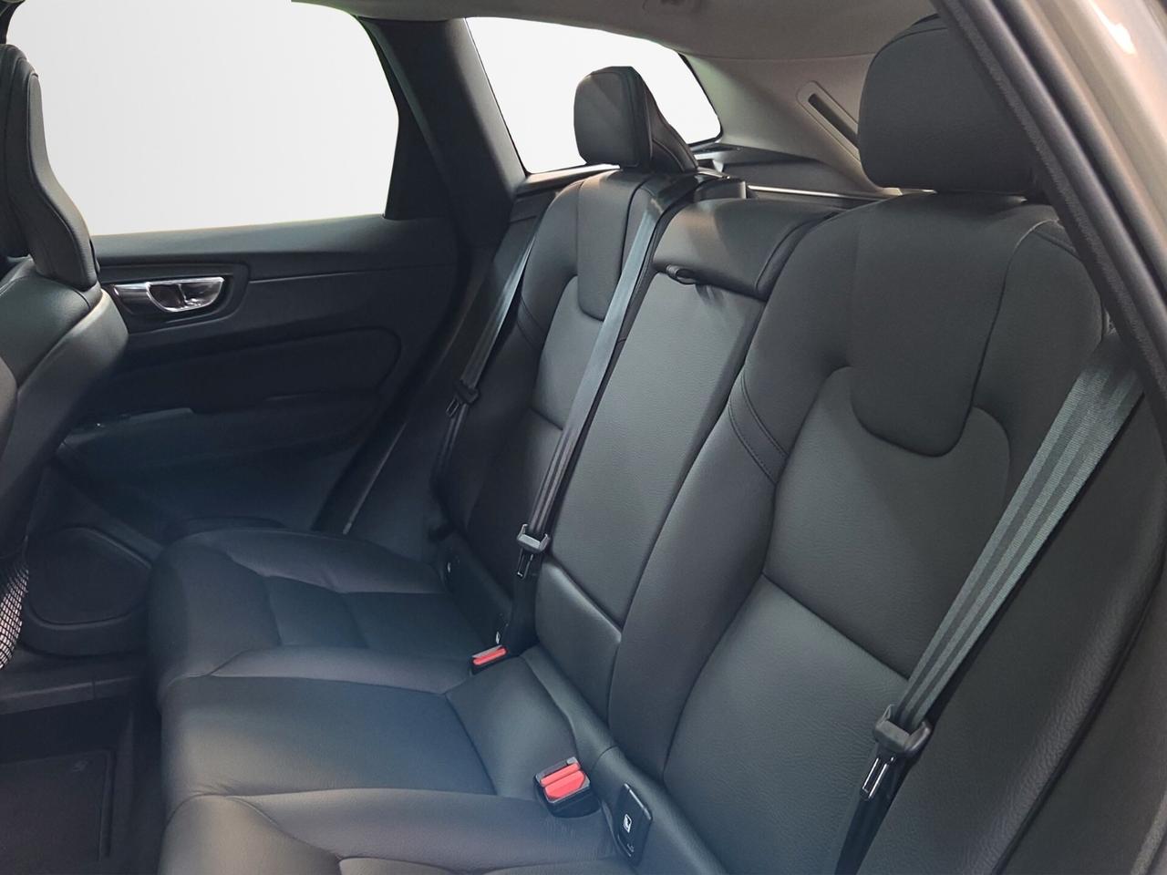 Volvo XC60 B4 (d) AWD automatico Plus Bright