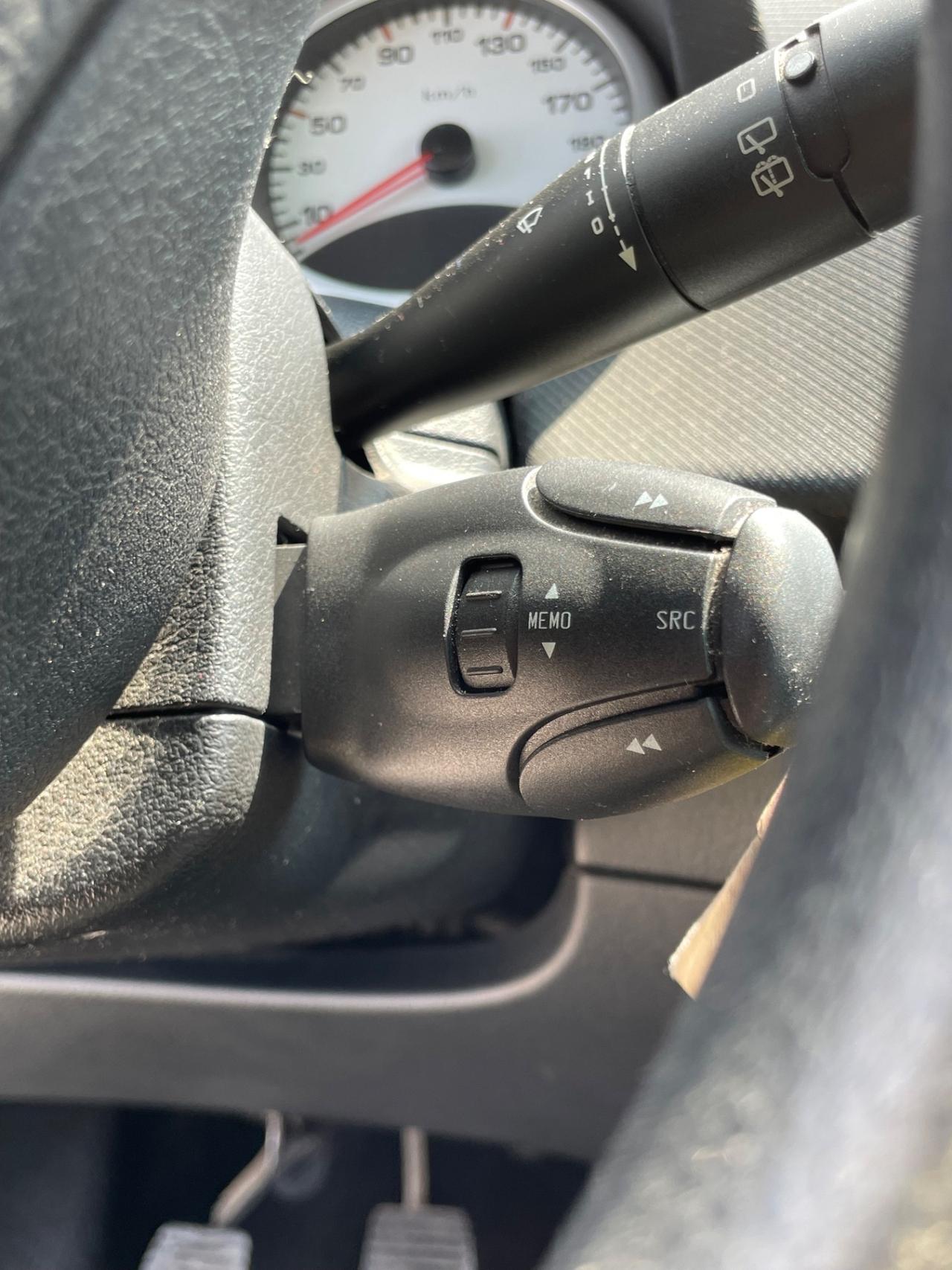 Peugeot 207 1.4 HDi 70CV 5p. Access