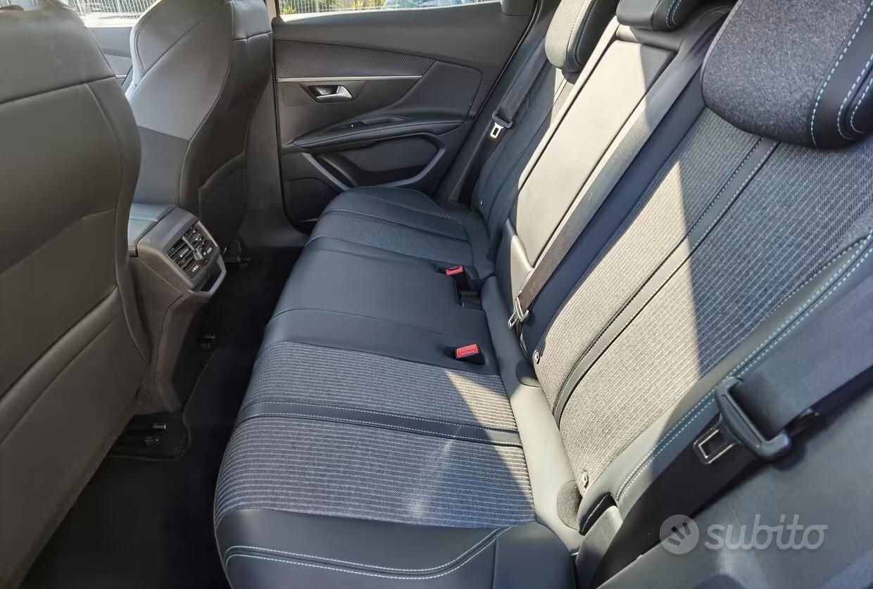 Peugeot 3008 BlueHDi 130 S&S EAT8 Allure Pack