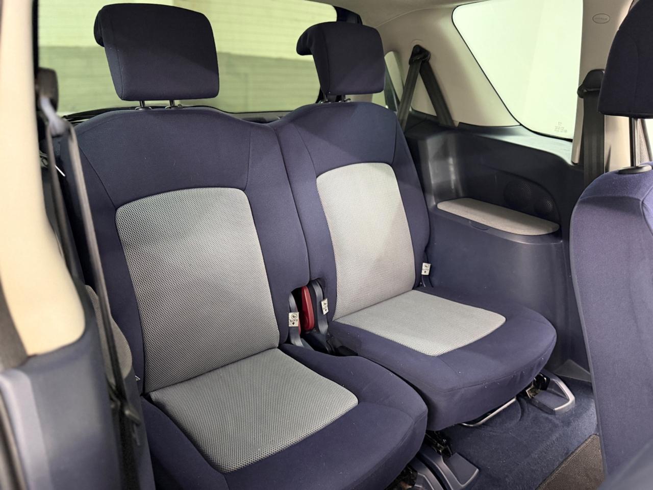 Peugeot 1007 (anno 2006)