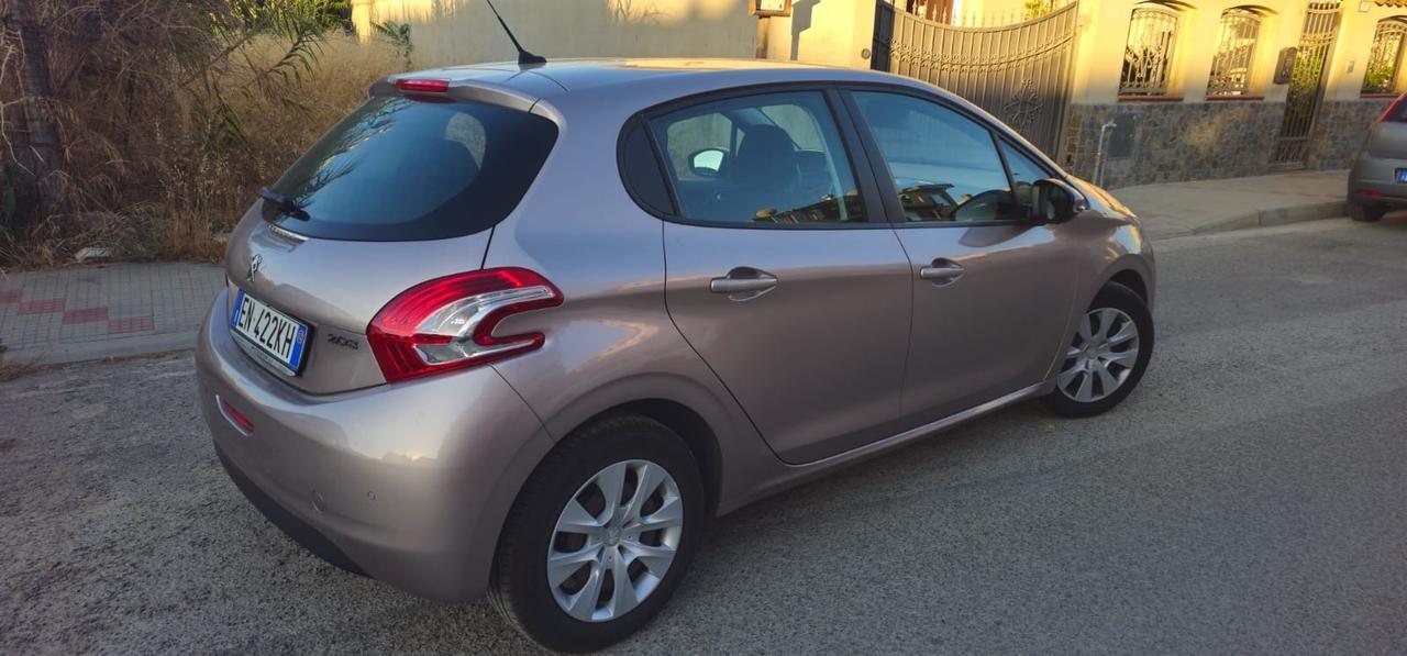 Peugeot 208 1.2 VTi 82 CV 5 porte Allure