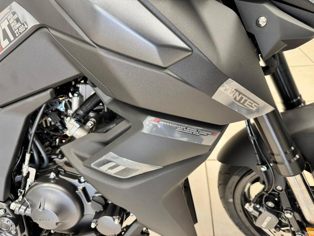 Zontes ZT 125 U total black