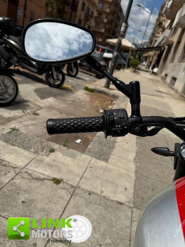 YAMAHA XSR 700 TRIBUTE