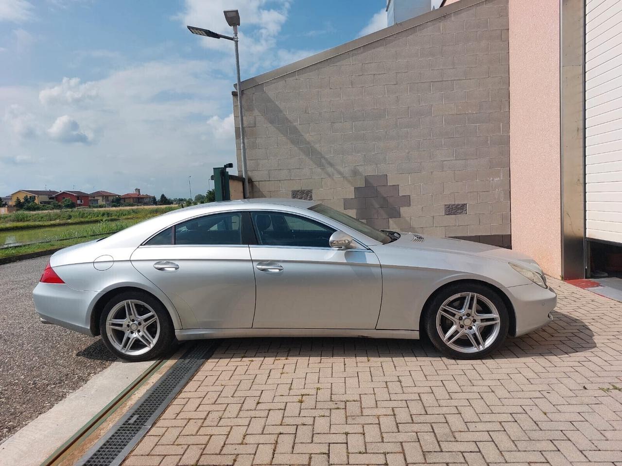 Mercedes-Benz CLS 350 V6 272CV SPORT AMG NAVY TEL.!!!!