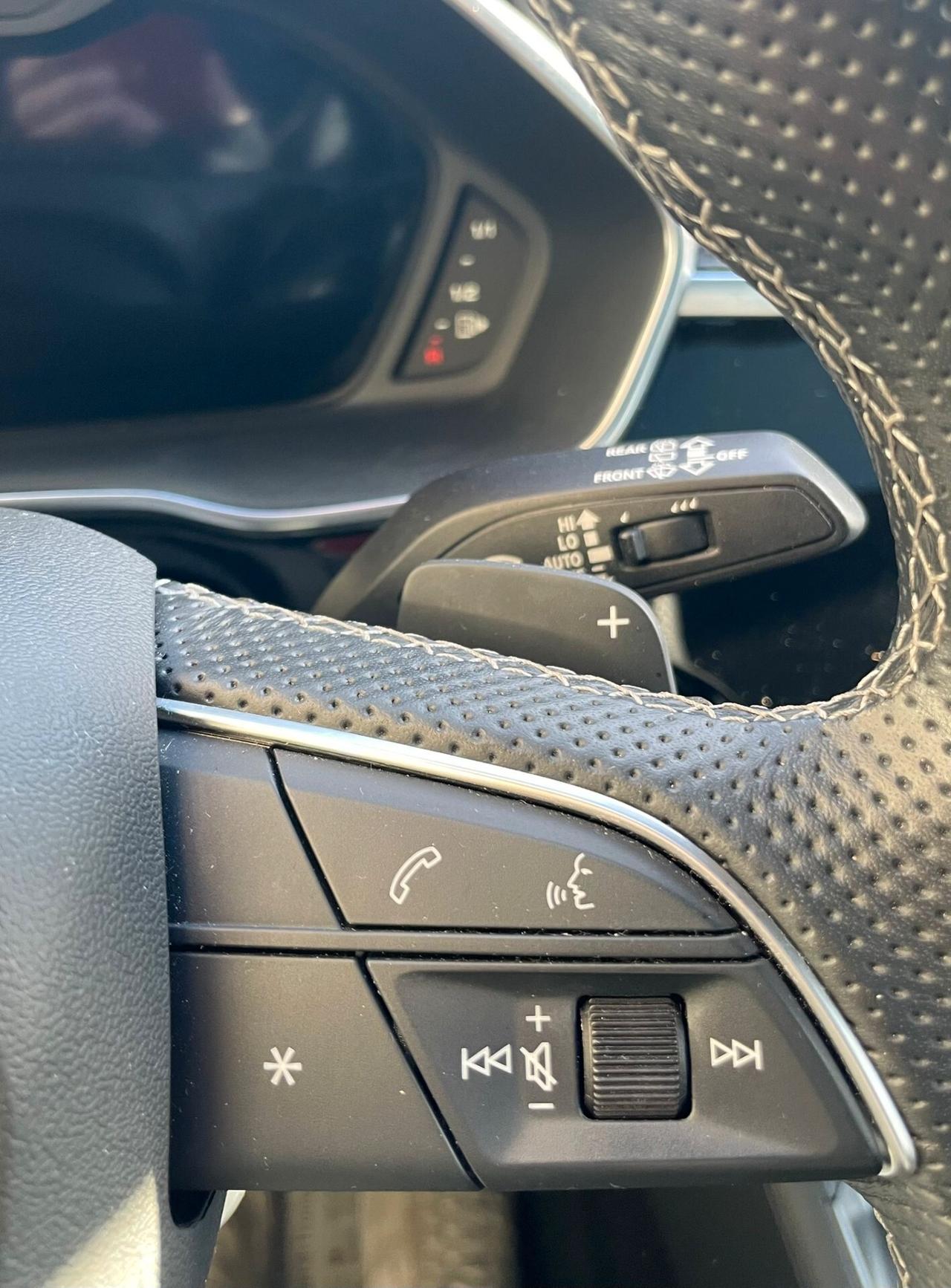 Audi Q3 40 TDI SPB S-line quattro Identity Black