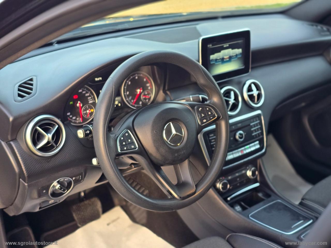 MERCEDES-BENZ A 180 d Sport