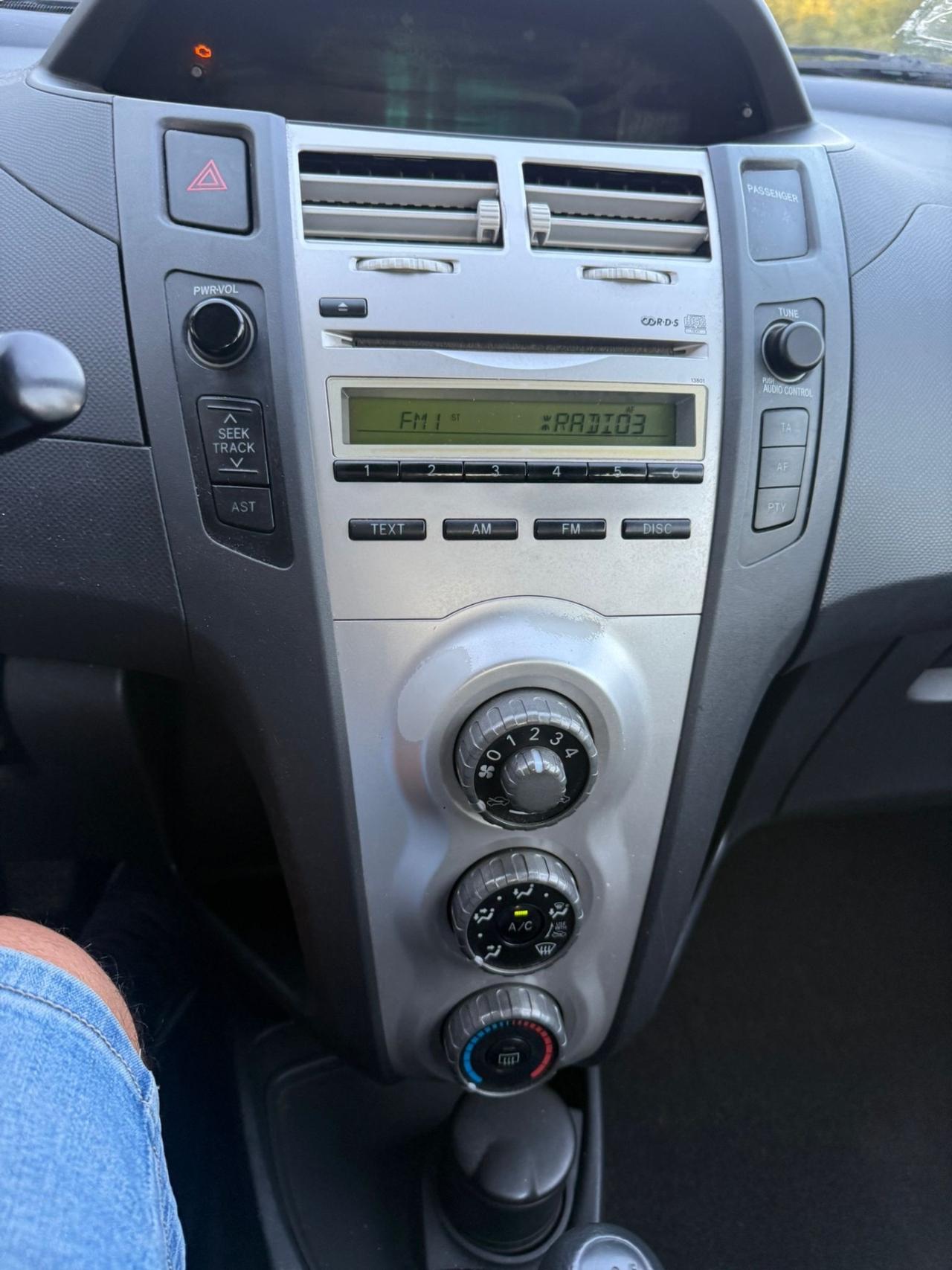 Toyota Yaris 1.0 5 porte Sol