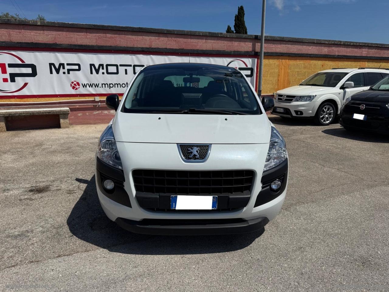 PEUGEOT 3008 BUSINESS 1.6 HDi 110CV