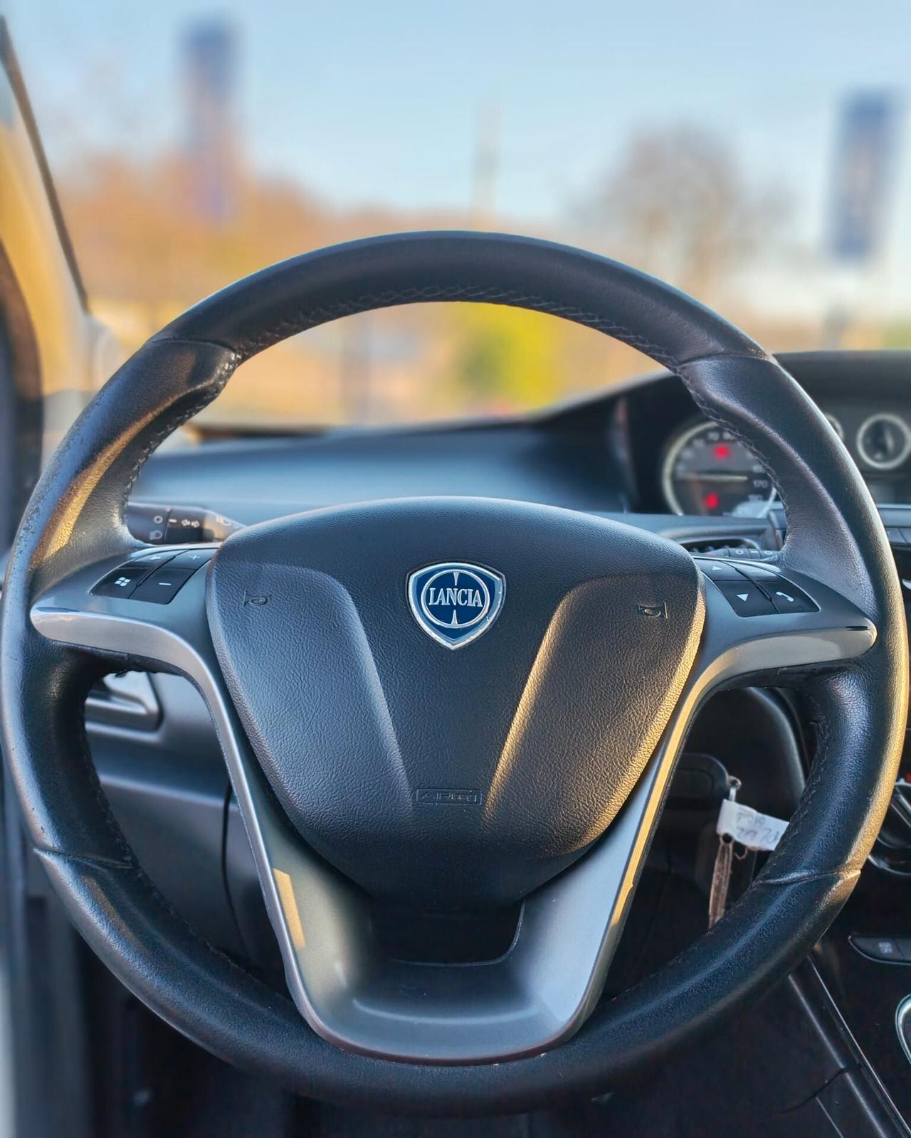 Lancia Ypsilon 1.2 69 CV 5 porte GPL Ecochic Gold