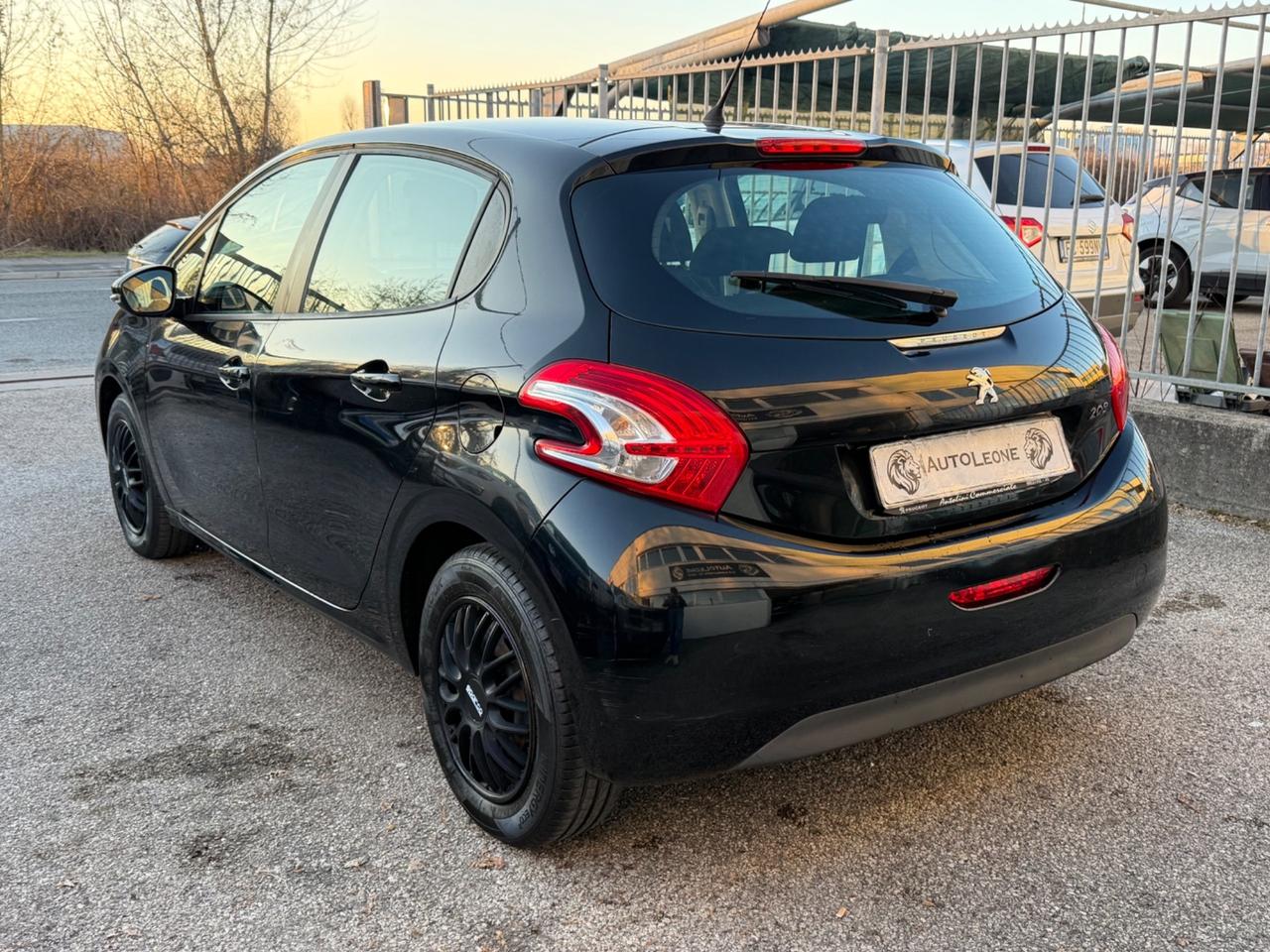 Peugeot 208 1.4 HDi 68 CV 5 porte Allure