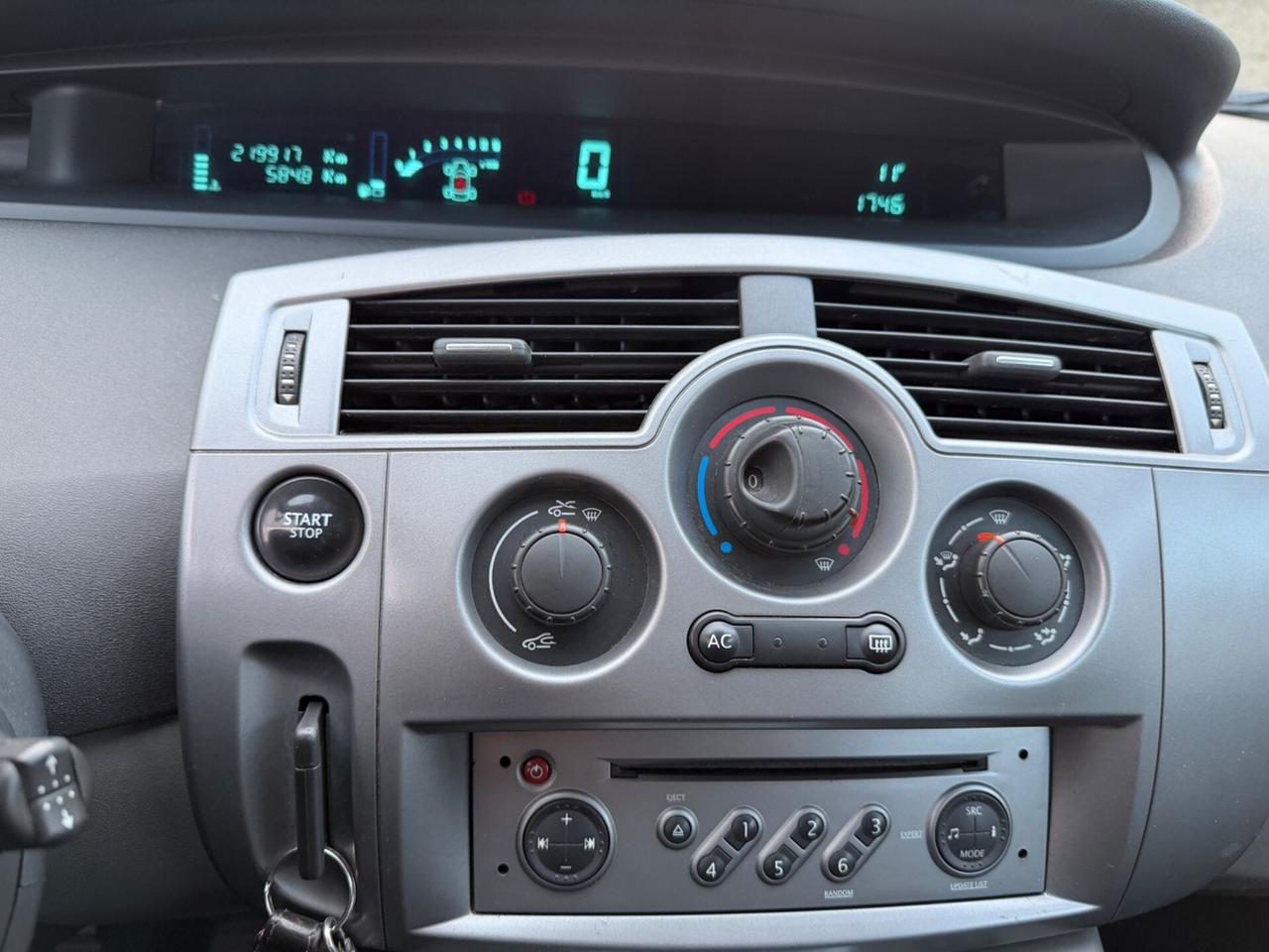 Renault Scénic 1.6 benzina euro4 spaziosa neopatentati