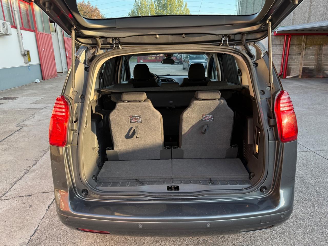 Peugeot 5008 2.0 HDi 150CV Business
