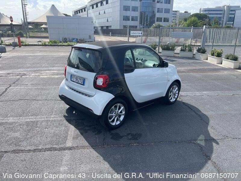 smart fortwo EQ Passion