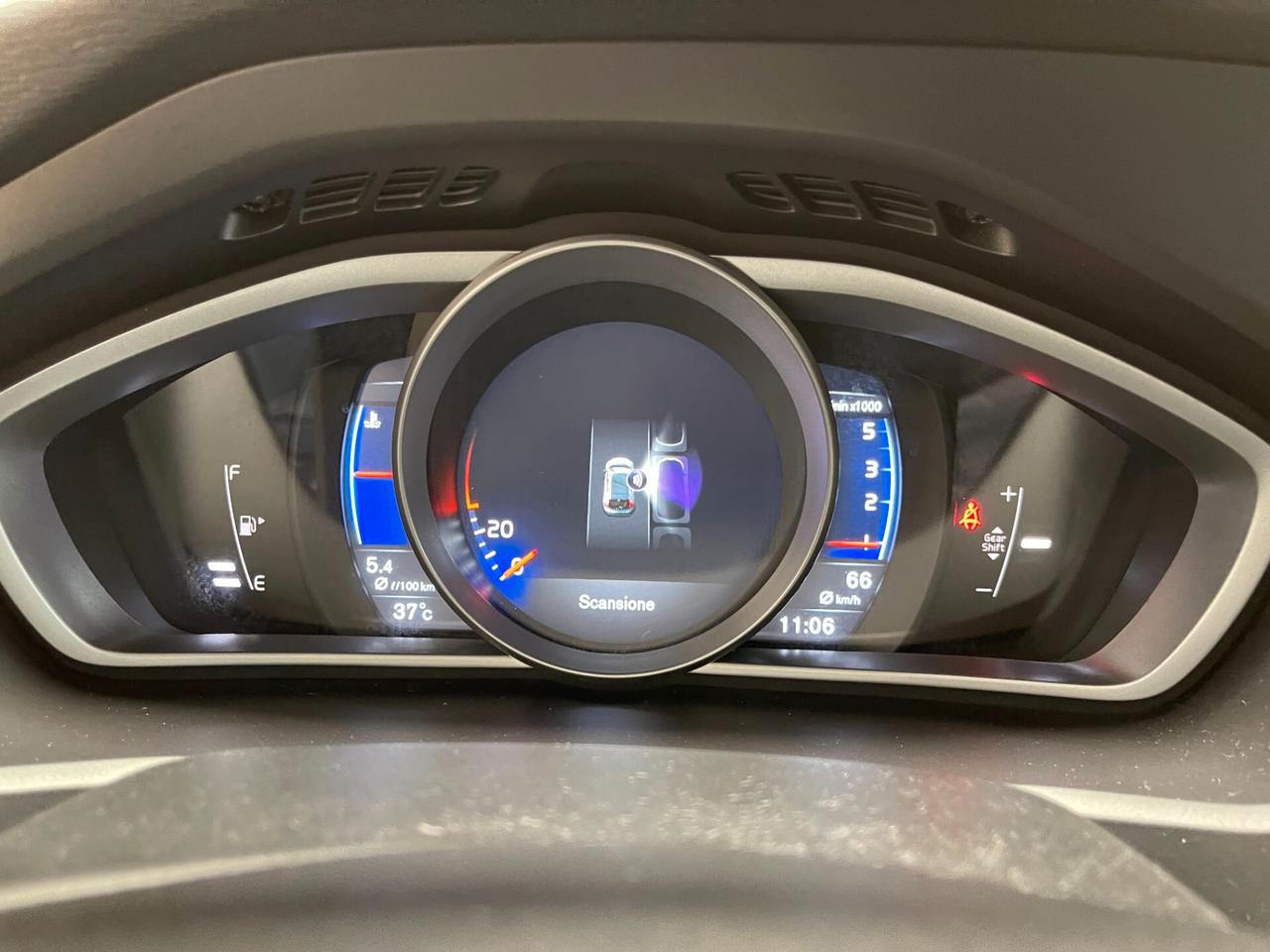 Volvo V40 Volvo V40 R-design 2.0 d2-Ok Neopatentati-LEGGI SOTTO