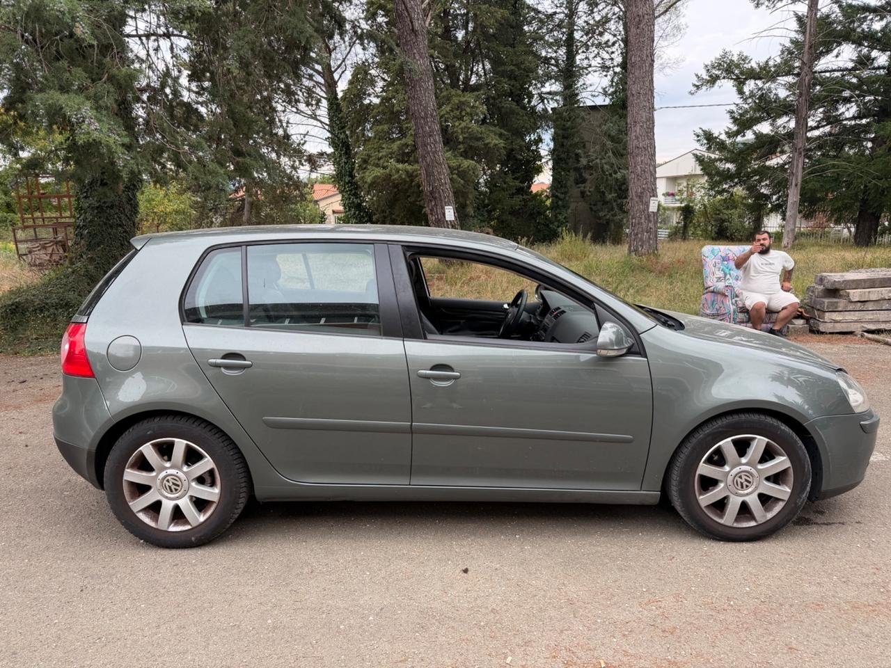 Volkswagen Golf 1.6 16V FSI 5p. Comfortline