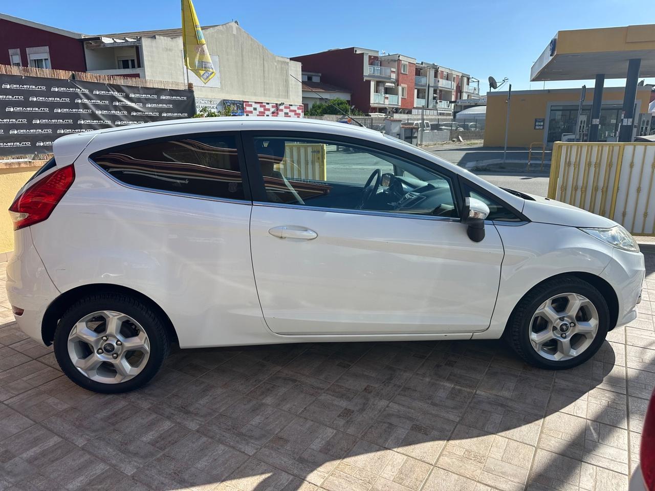 Ford Fiesta 1.4 TDCi 68CV 3 porte Titanium