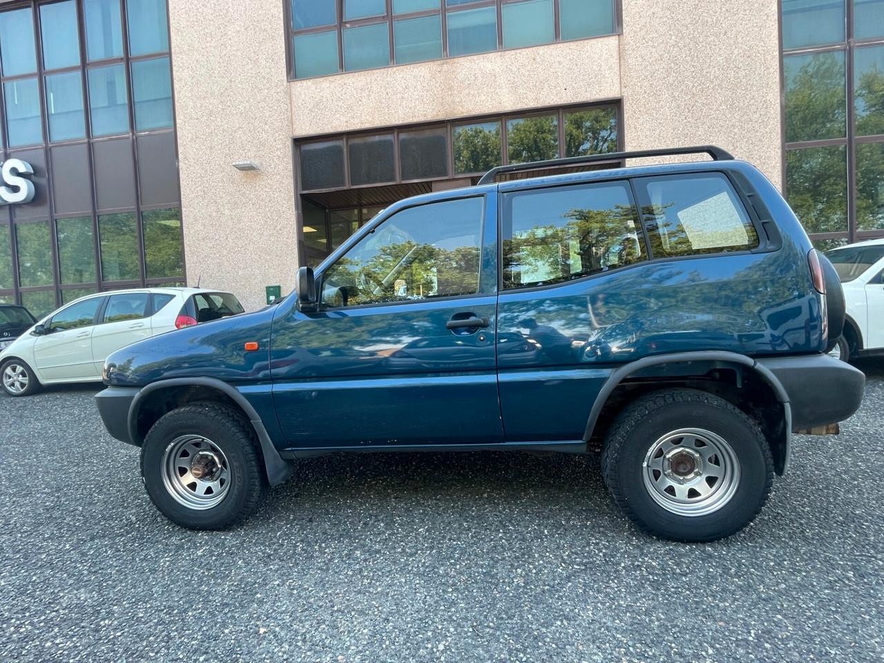 Nissan Terrano II 2.7 turbodiesel 3 porte SGX GANCIO RAINO