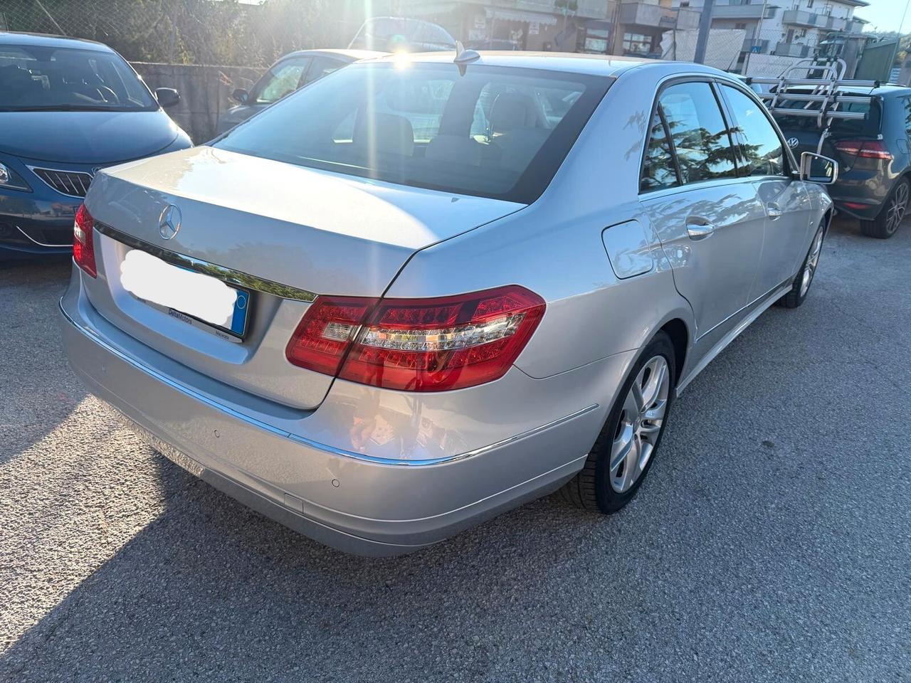 Mercedes-benz E 220 CDI BlueEFFICIENCY Avantgarde