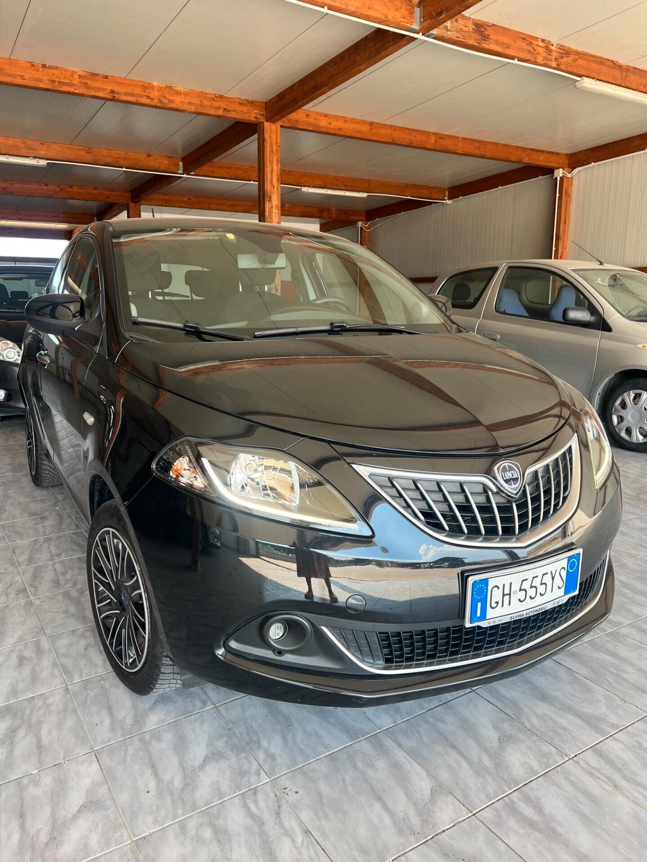 Lancia Ypsilon 1.0 FireFly 5 porte S&S Hybrid Ecochic Gold