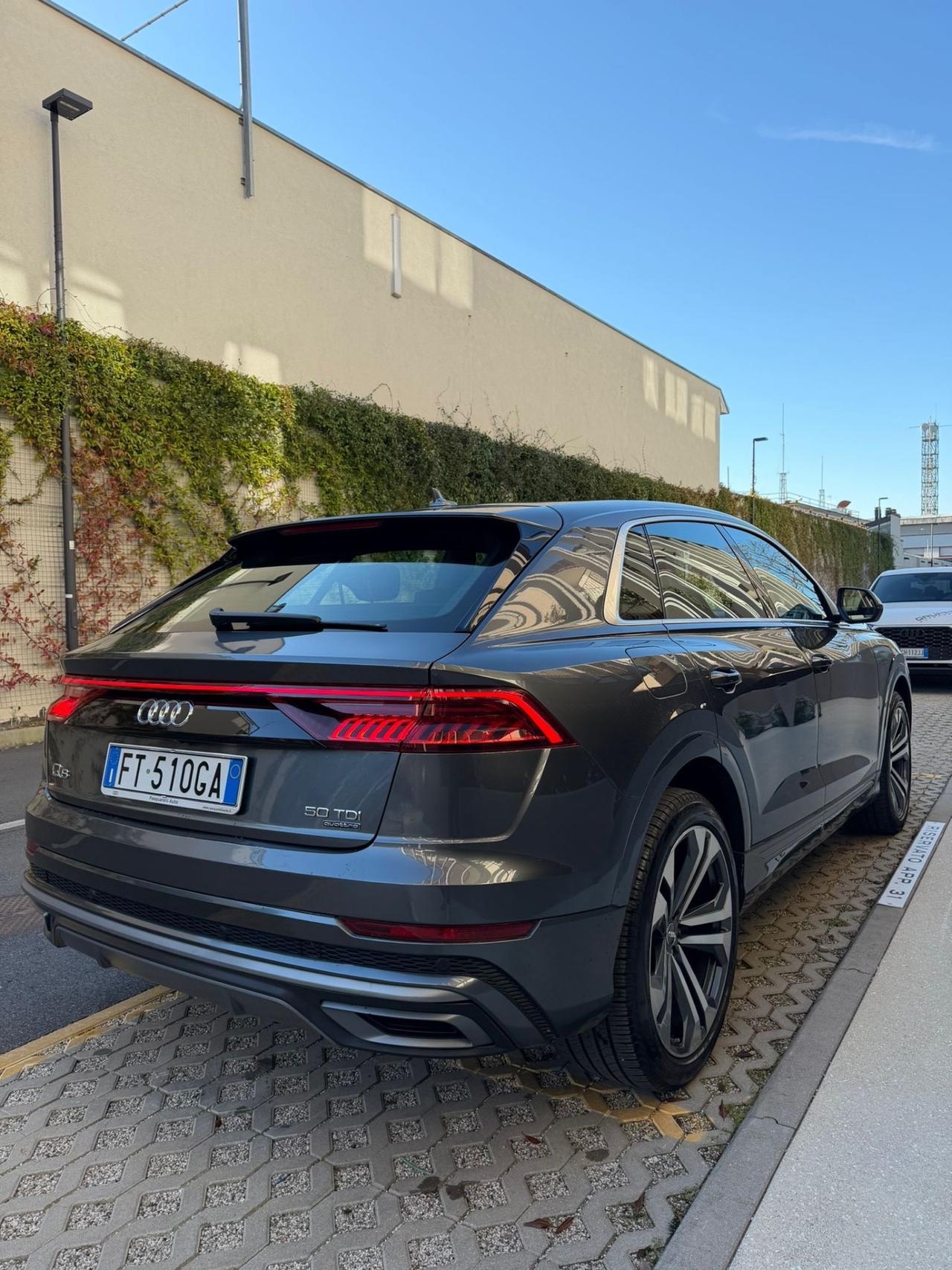 Audi Q8 45 TDI quattro tiptronic Sport