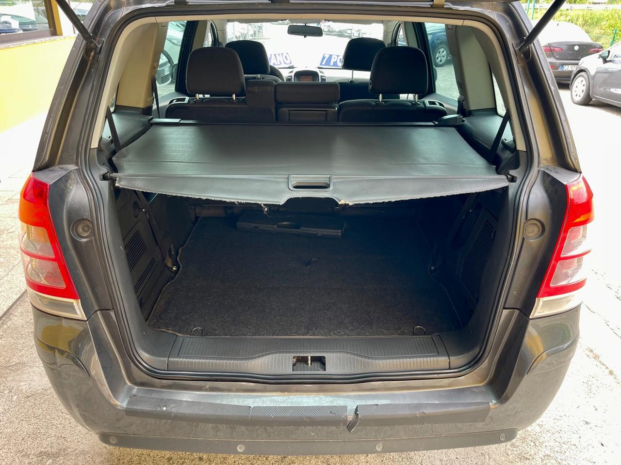 Opel Zafira 7POSTI 1.6T met 110kw Cosmo UNIPROP