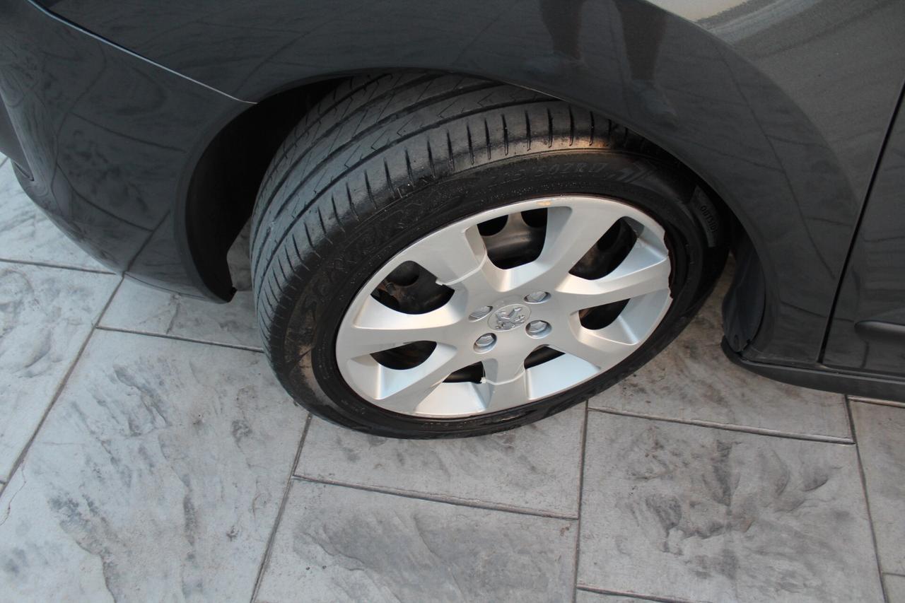 Peugeot 3008 BlueHDi 120 S&S Business