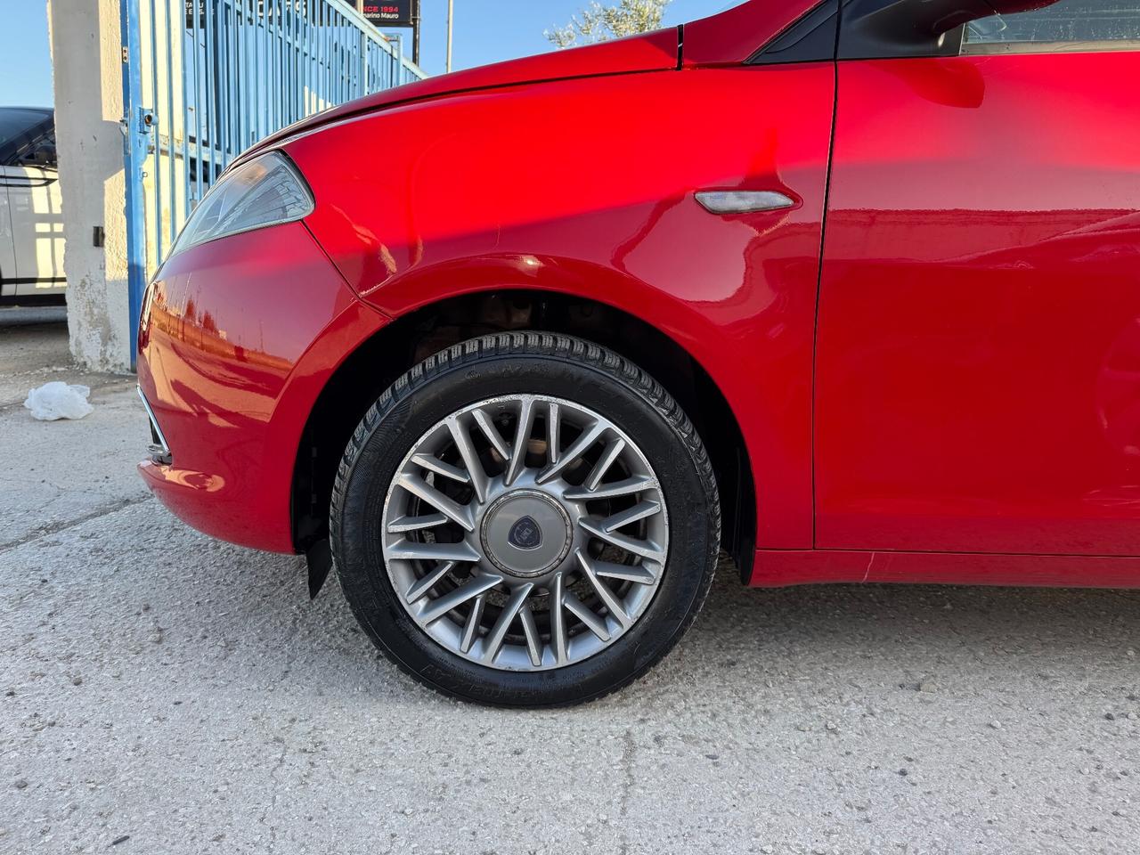 Lancia Ypsilon 1.2 69 CV 5 porte S&S Platinum