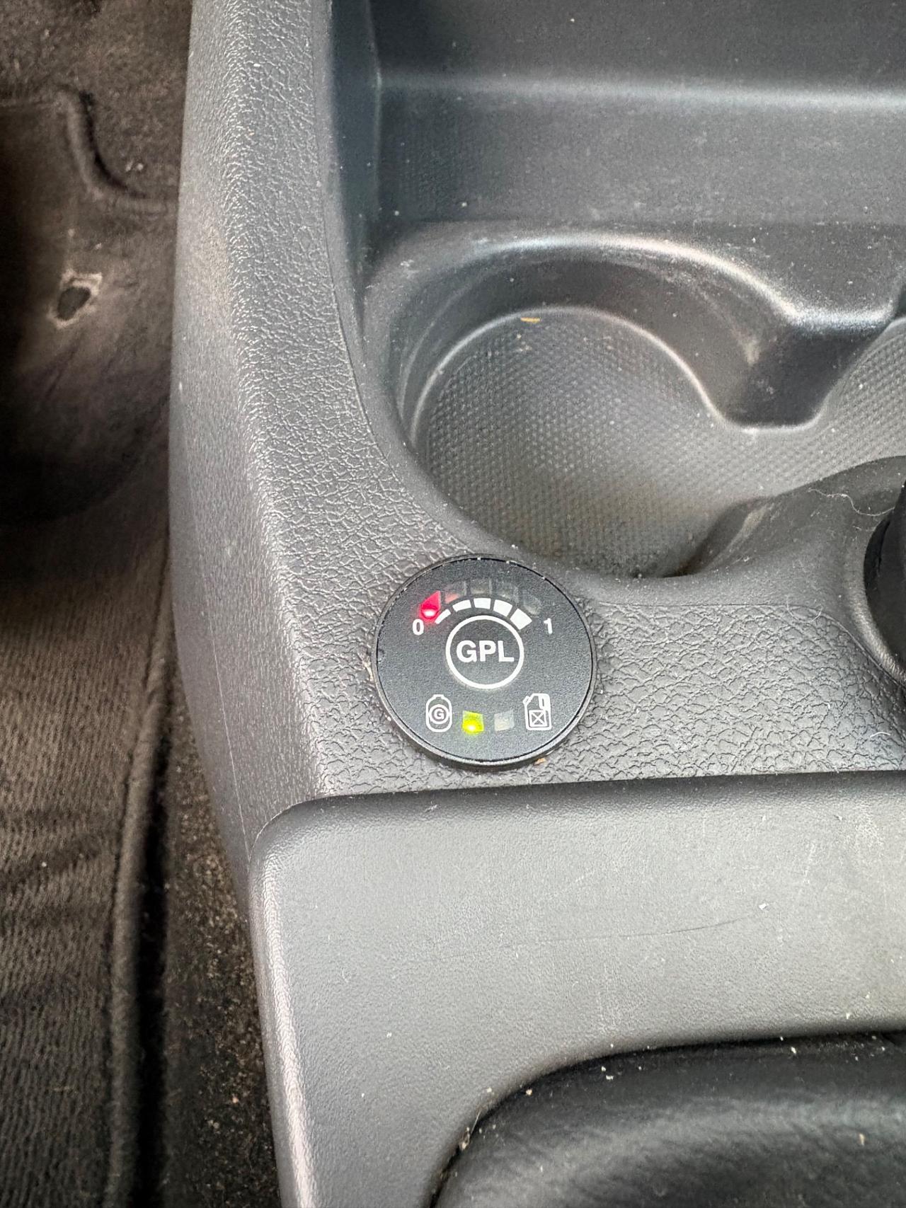 Dacia Lodgy 1.6 GPL 100CV con navigatore