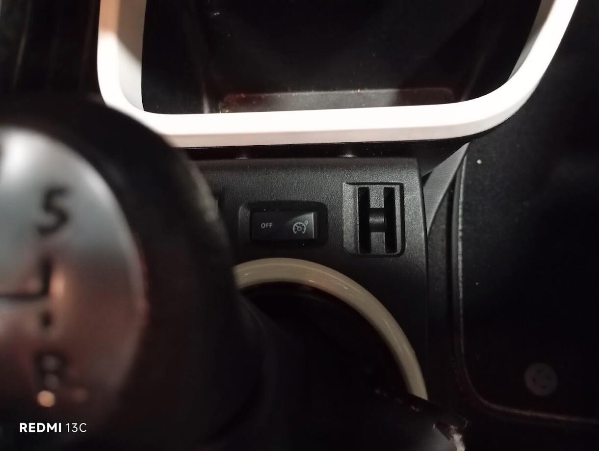 Renault Twingo del 2016 1000 BENZINA NEOPATENTATI