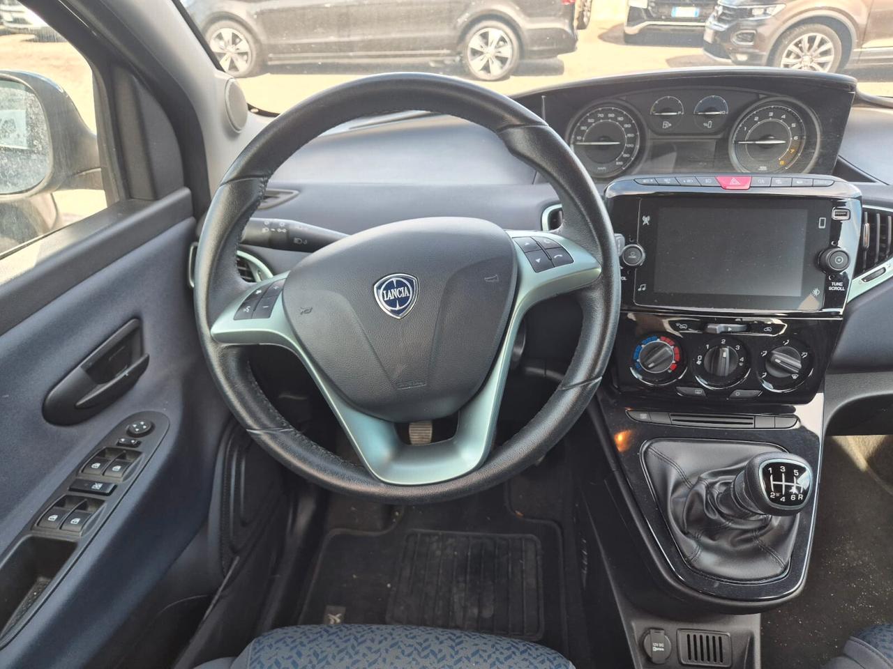 Lancia Ypsilon 1.0 FireFly 5 porte S&S Hybrid Gold