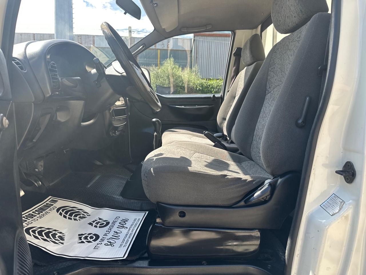 Hyundai H-1 2.5 TDI Autocarro CASSONATO FISSO 3 POSTI