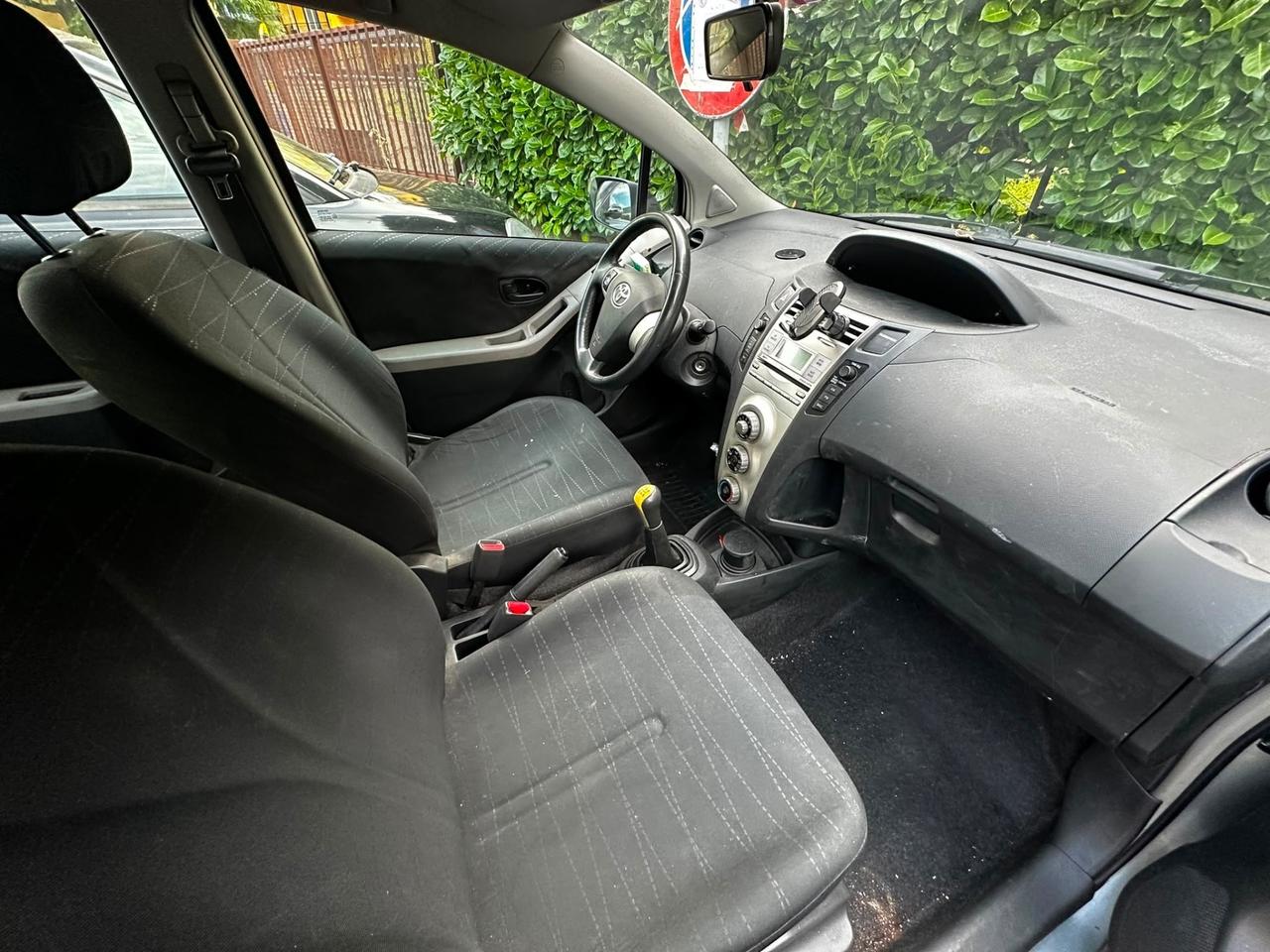 Toyota Yaris 1.0 69cv neo patentati