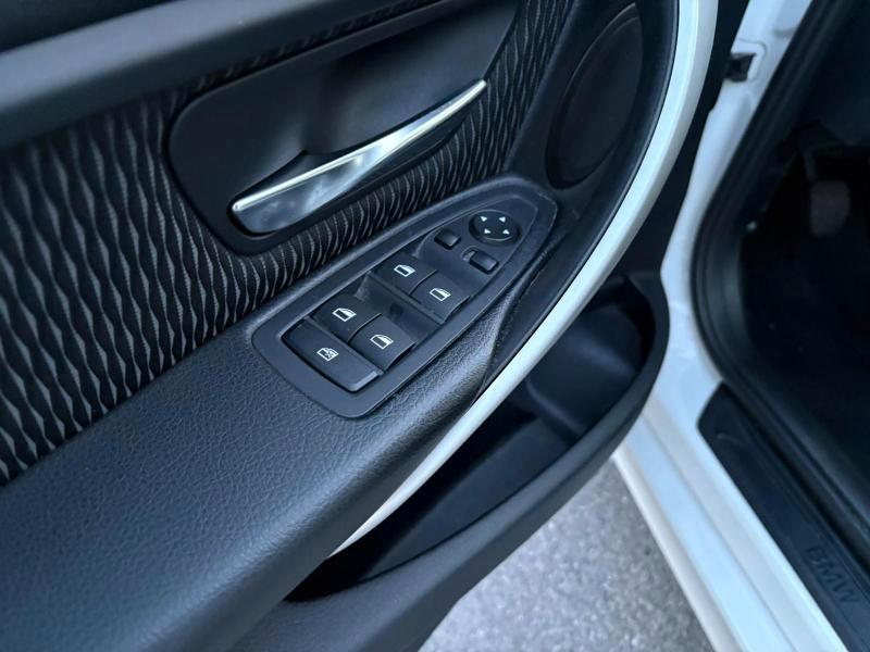 BMW Serie 3 Berlina 2.0 DIESEL 116 CV ADATTA A NEOPATENTATI